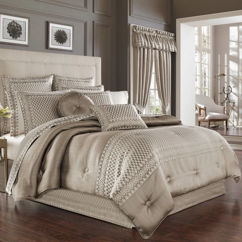 Five Queens Court Beaumont 4 Piece Jacquard King Comforter Set 5 Five Queens Court Beaumont 4 Piece Jacquard King Comforter Set - Image 3
