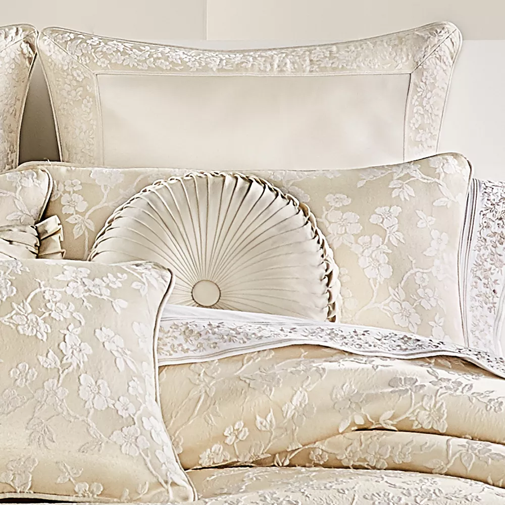 Five Queens Court Baltimore Ivory California Comforter Set 4 Five Queens Court Baltimore Ivory California Comforter Set - Image 2