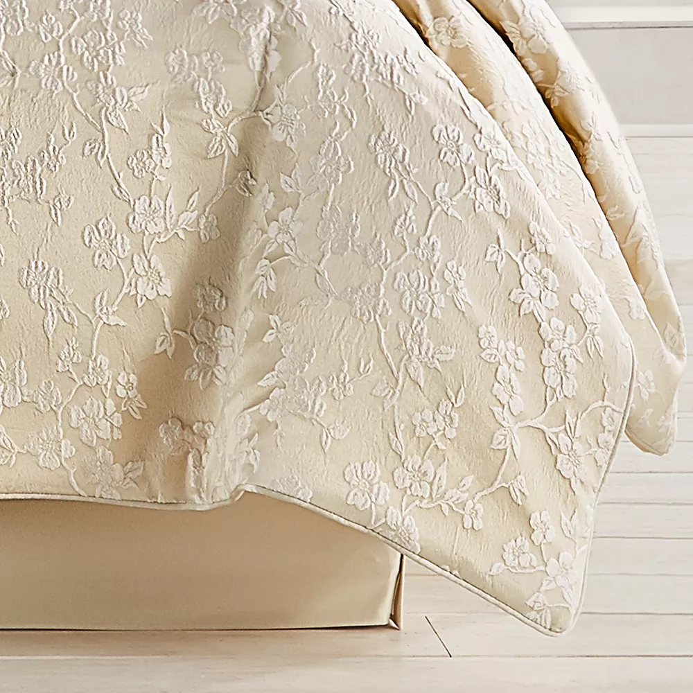 Five Queens Court Baltimore Ivory California Comforter Set 5 Five Queens Court Baltimore Ivory California Comforter Set - Image 3