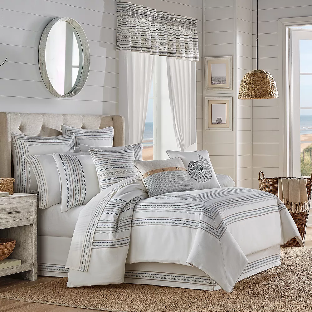 Five Queens Court William Comforter Set