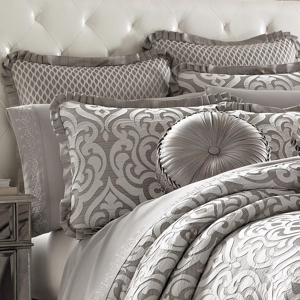 Five Queens Court Lafayette Silver Comforter Set With Shams 5 Five Queens Court Lafayette Silver Comforter Set With Shams - Image 3