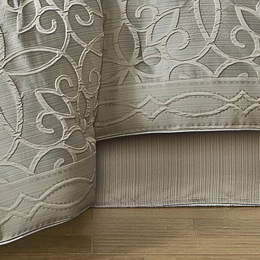 Five Queens Court Nouveau Comforter Set With Shams 5 Five Queens Court Nouveau Comforter Set With Shams - Image 3