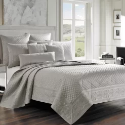 Five Queens Court Lincoln Quilt Set And Shams