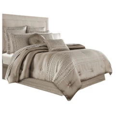 Five Queens Court Beaumont 4 Piece Jacquard Queen Comforter Set