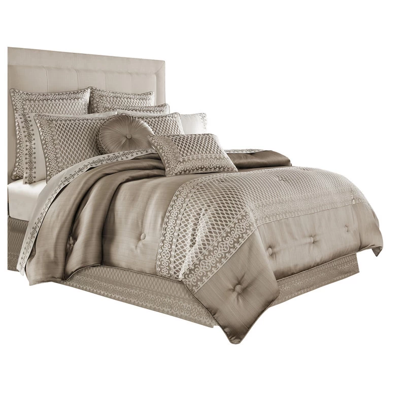 Five Queens Court Beaumont 4 Piece Jacquard King Comforter Set 3 Five Queens Court Beaumont 4 Piece Jacquard King Comforter Set